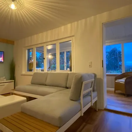 Am Wald Holiday home Brandis